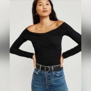 Abercrombie & Fitch Off-Shoulder Top MEDIUM NWT